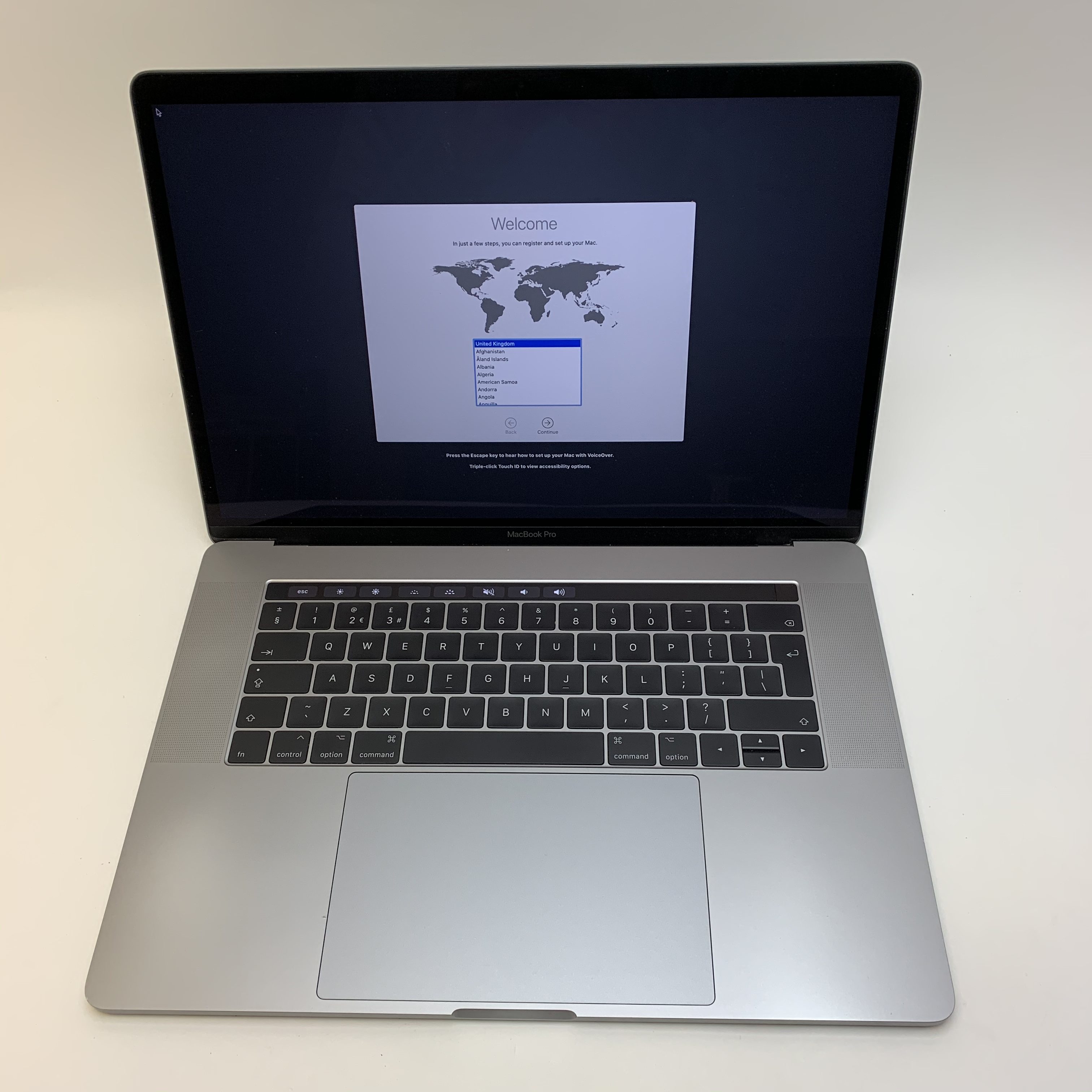 MacBook Pro 15" Touch Bar Intel QuadCore i7 2.8 GHz / 16 GB RAM / 256